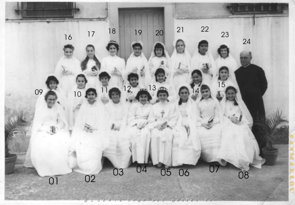 COMMUNIONS ORAN MARAVAL NOTRE DAME DE LOURDES 1957 30 MAI .jpg